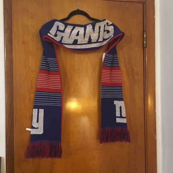 🔴3/$30🔴Sale Forever Collectibles” Reversible Scarf - Picture 2 of 3